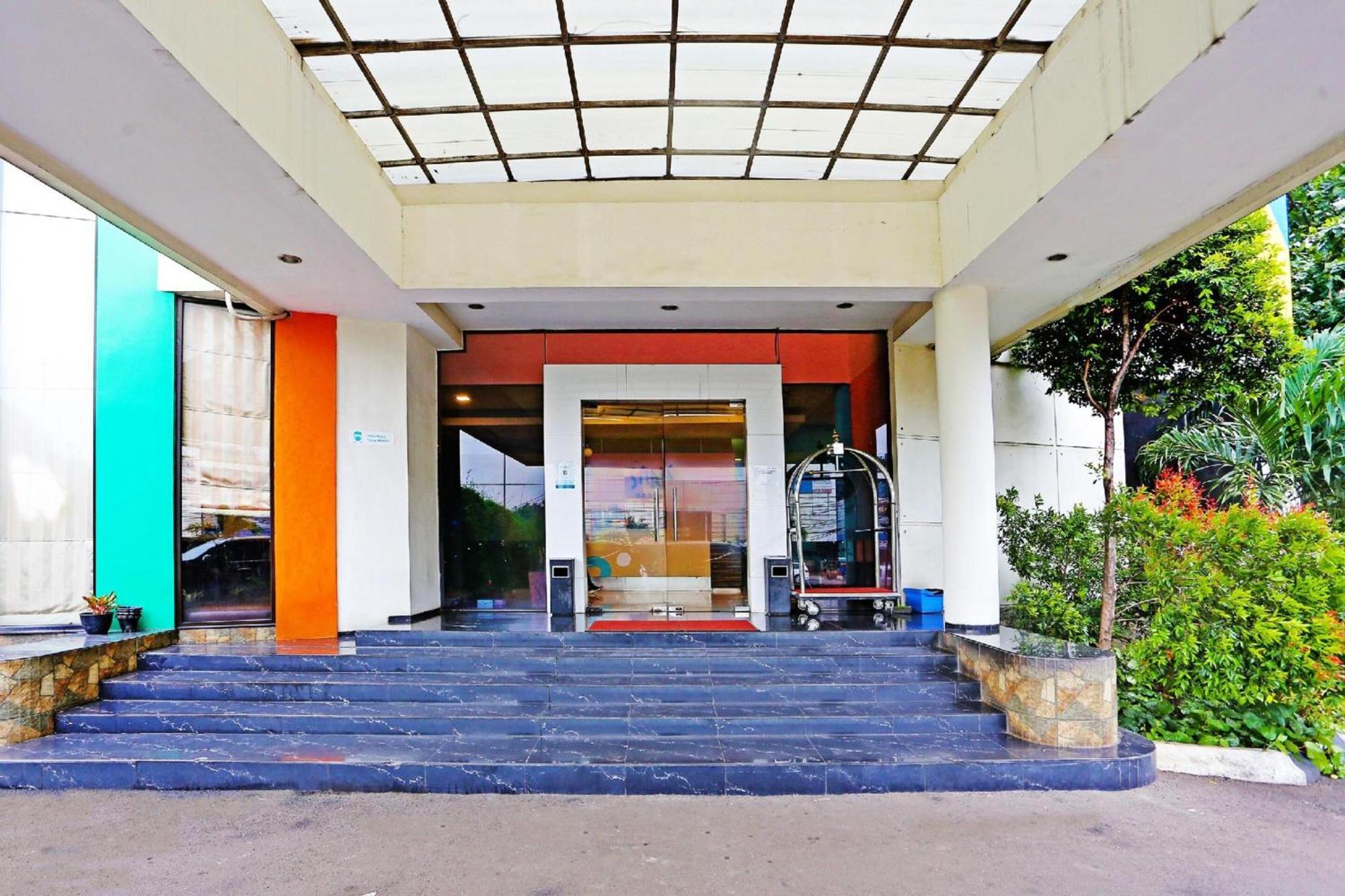 Super Oyo Townhouse Oak Hotel Fiducia Serpong Exterior photo