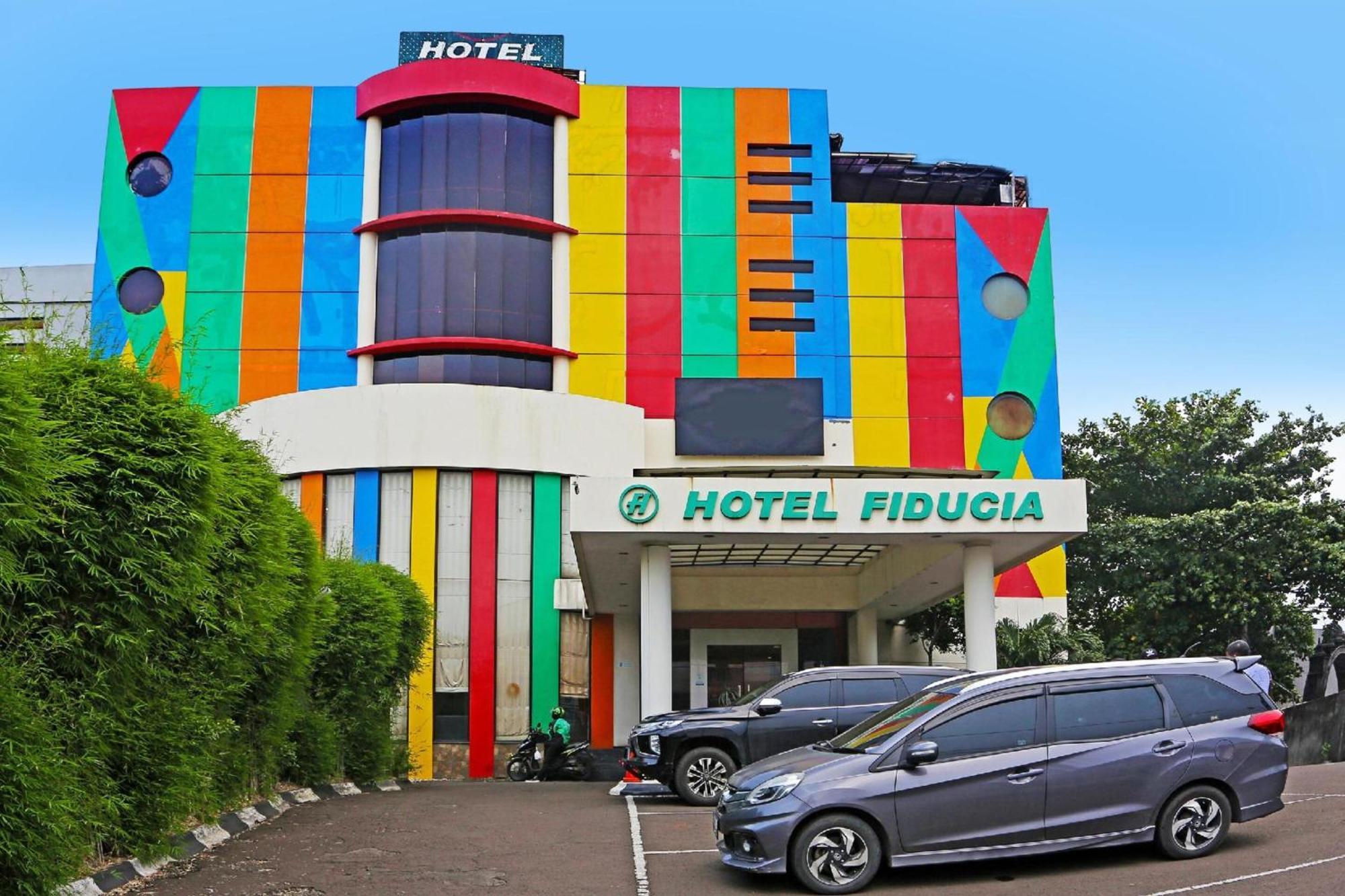 Super Oyo Townhouse Oak Hotel Fiducia Serpong Exterior photo
