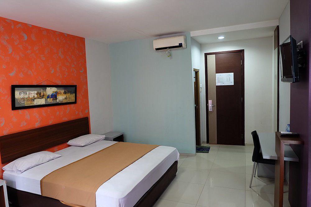 Super Oyo Townhouse Oak Hotel Fiducia Serpong Exterior photo
